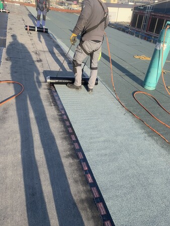 Spolchemie - střecha elektrodílen